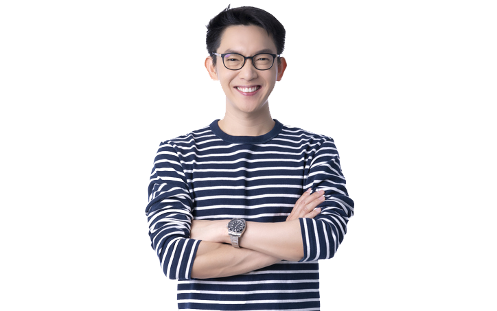 Smiling patients at Eyecentric, eye specialist in Malaysia